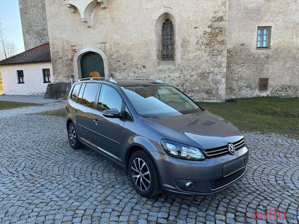 2014' Volkswagen Touran photo #4