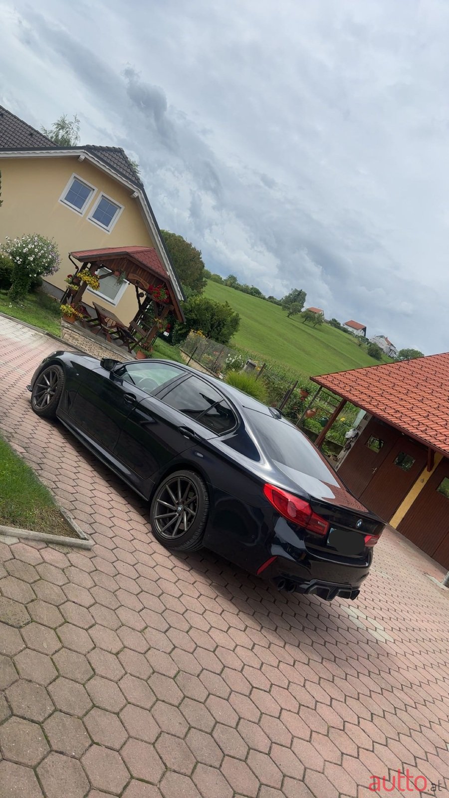 2017' BMW 520 xdrive M-packet photo #3