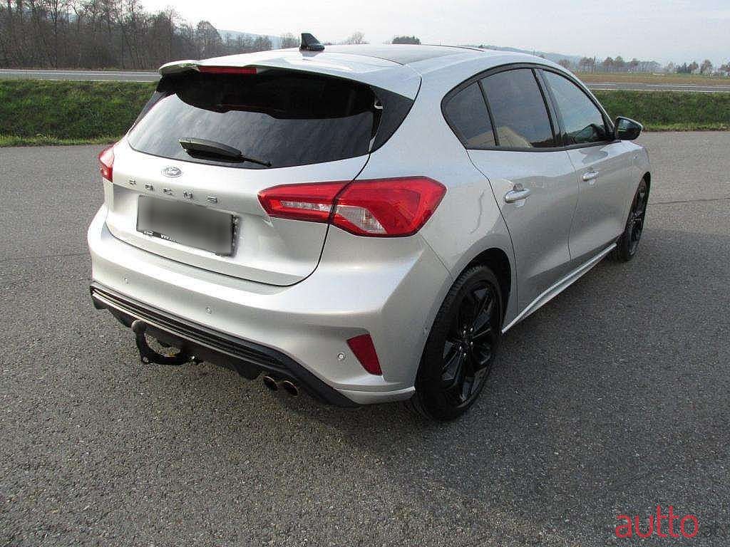 2020' Ford Focus photo #2