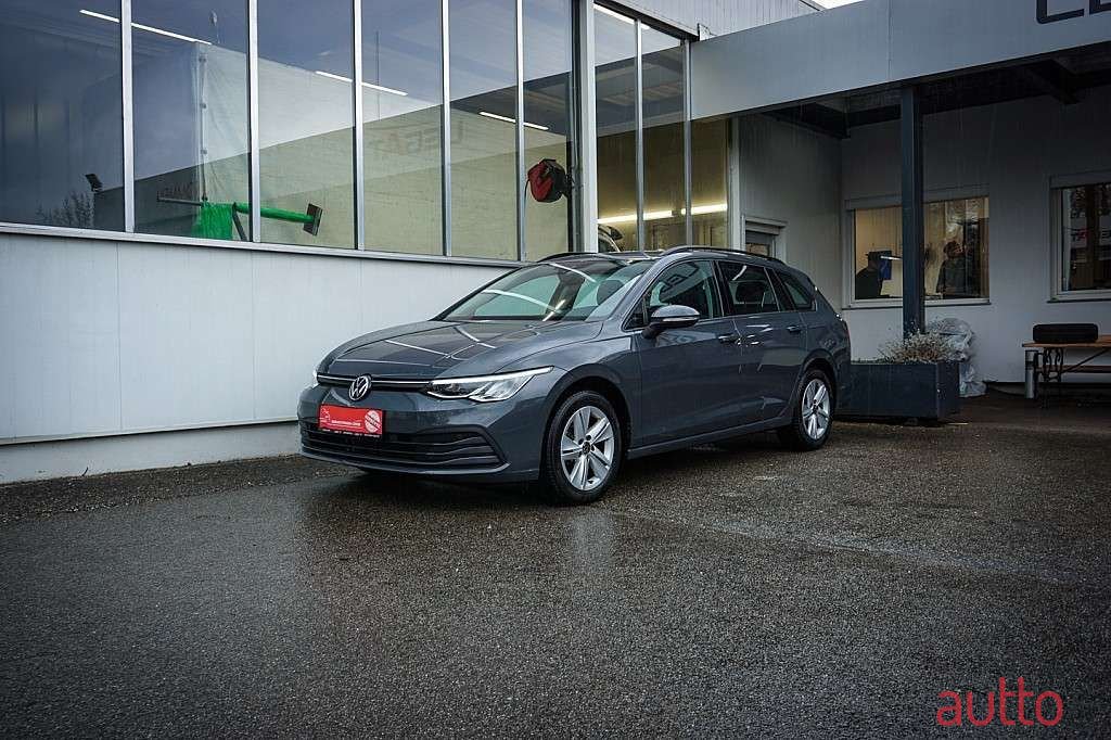 2022' Volkswagen Golf photo #3