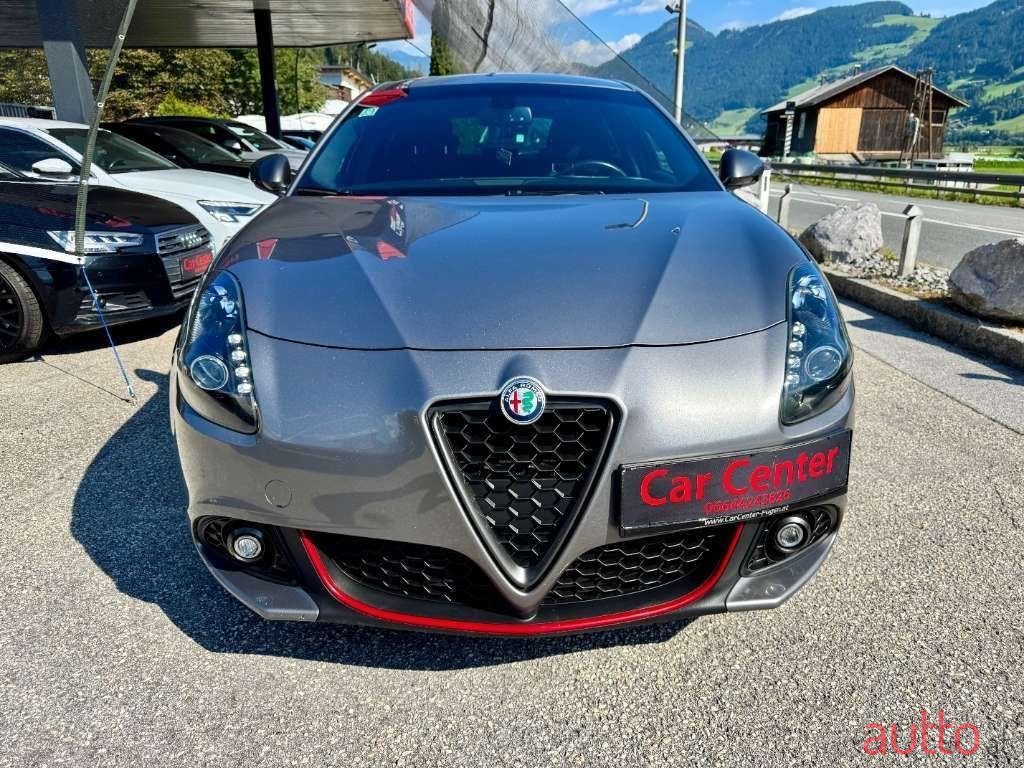 2016' Alfa Romeo Giulietta photo #2