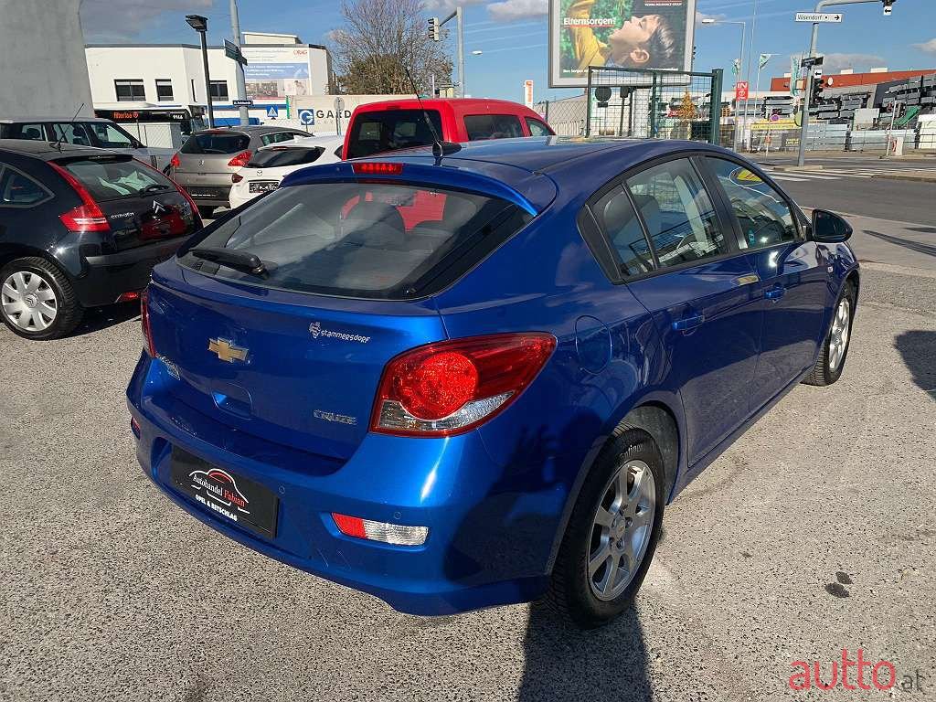 2012' Chevrolet Cruze photo #4
