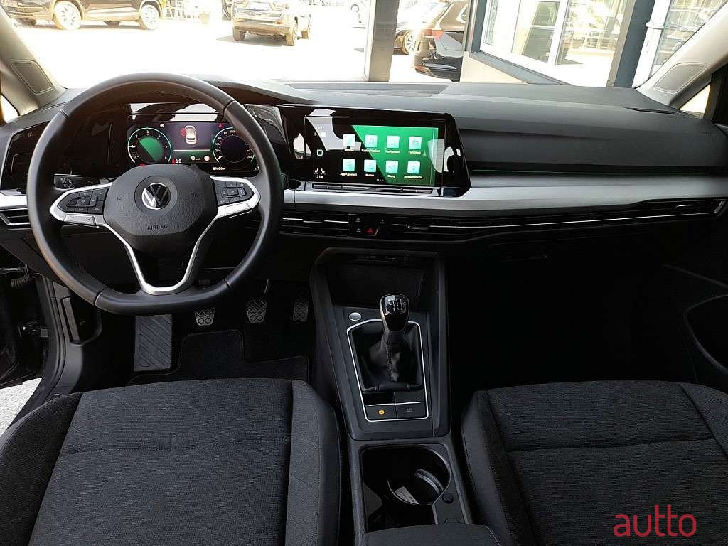 2022' Volkswagen Golf photo #3