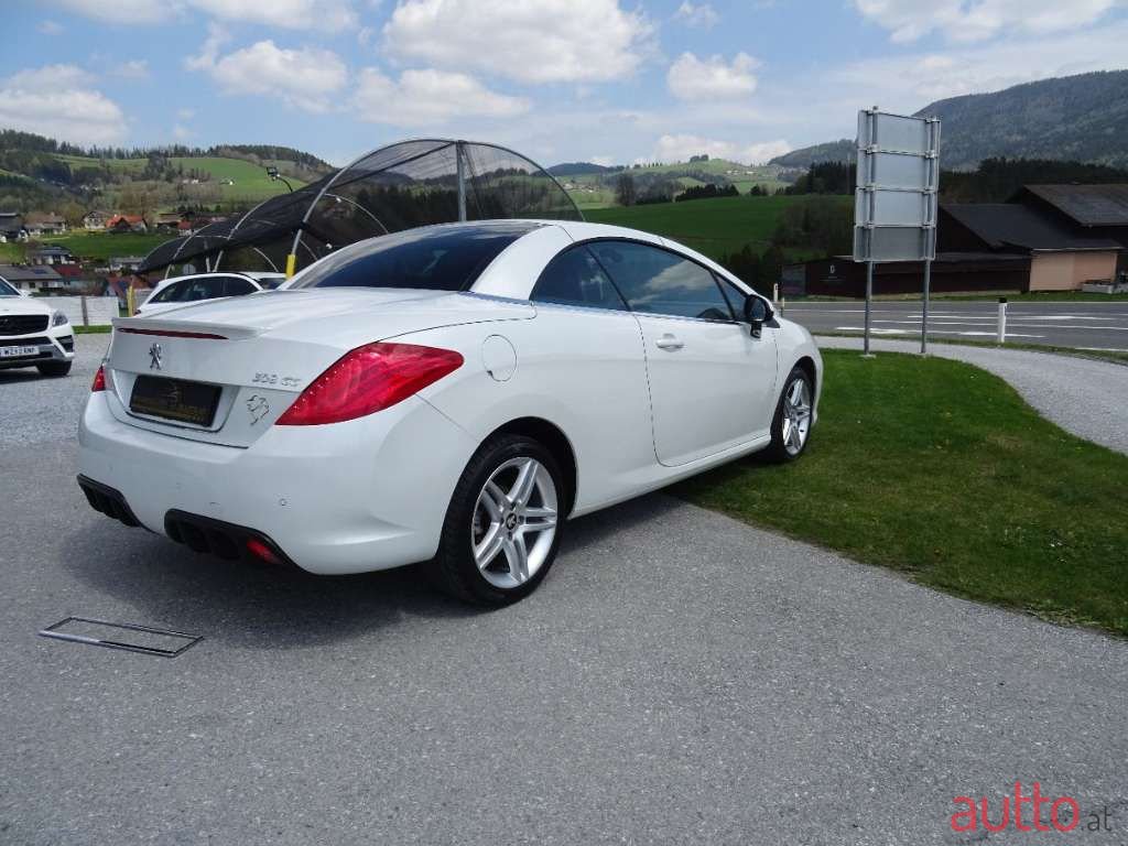 2011' Peugeot 308 photo #1