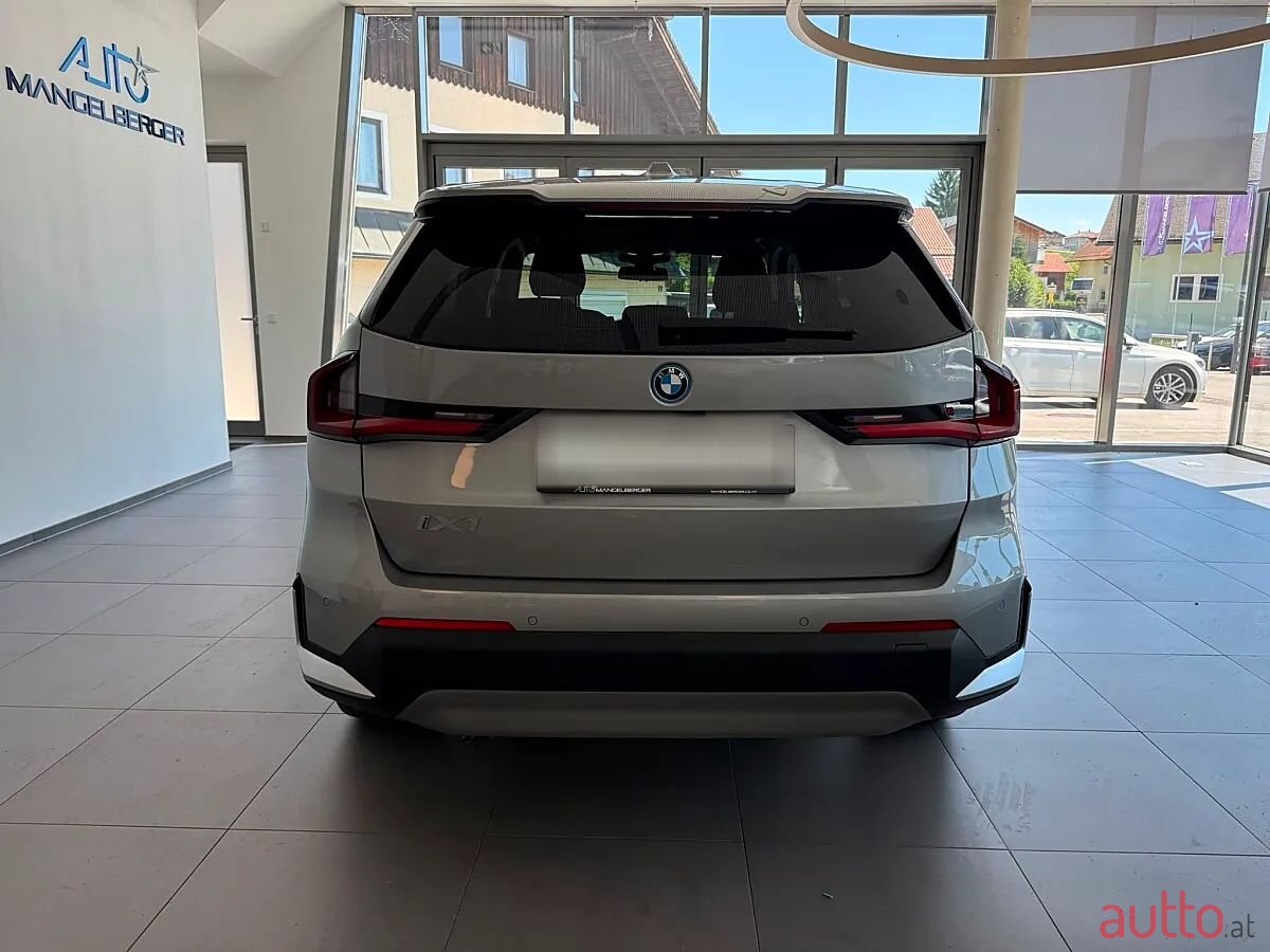 2023' BMW iX1 photo #4