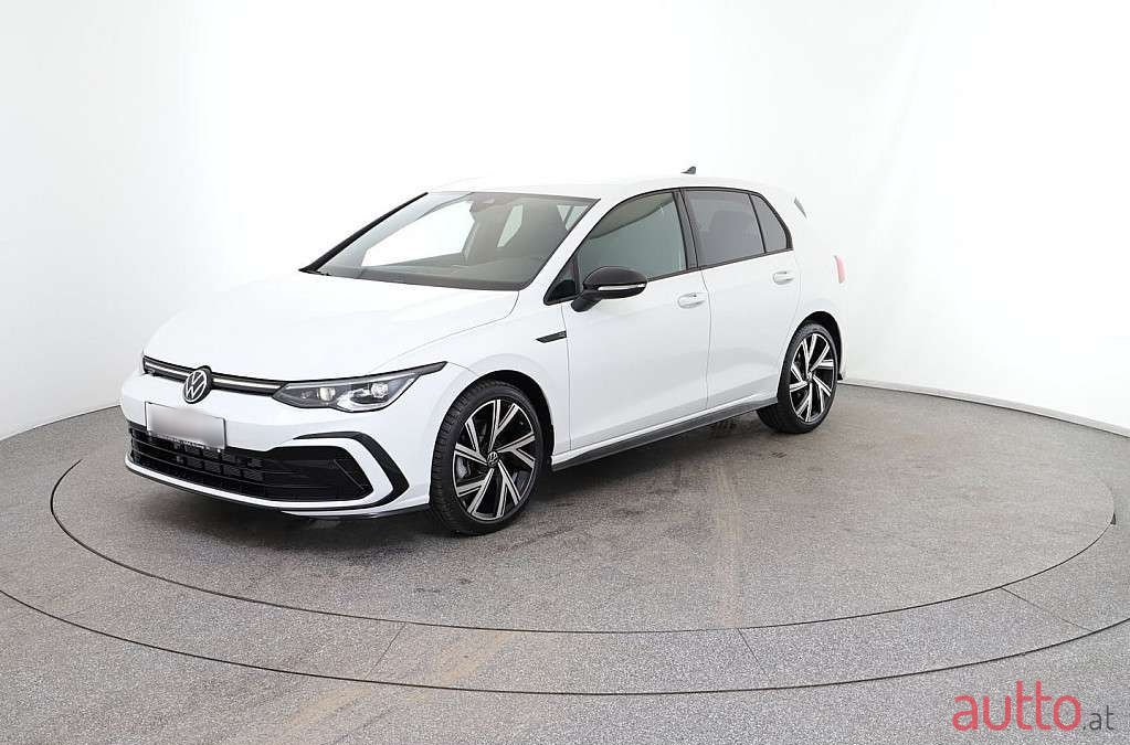 2023' Volkswagen Golf photo #1