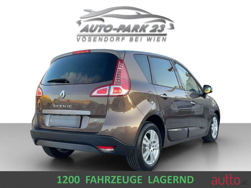 2010' Renault Scenic photo #2