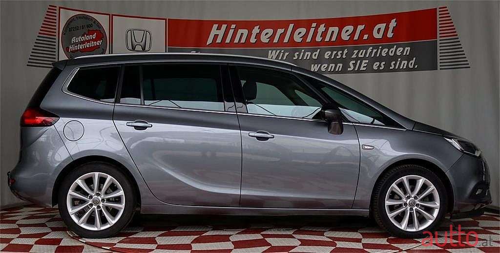 2017' Opel Zafira photo #6