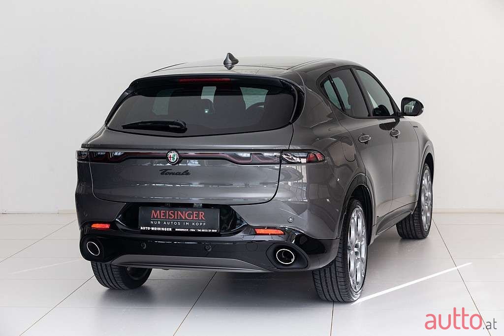 2023' Alfa Romeo Tonale photo #2
