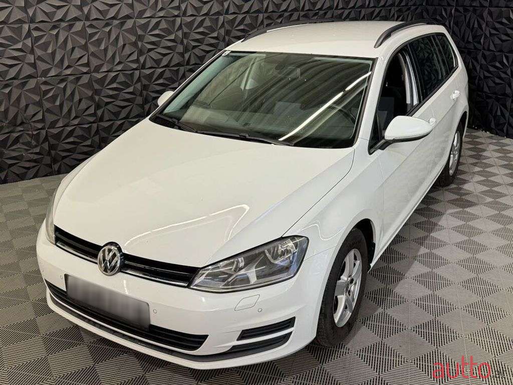 2013' Volkswagen Golf photo #1