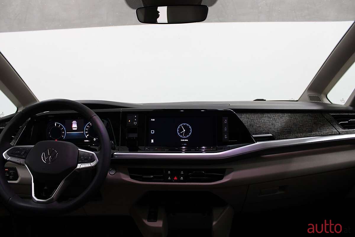 2022' Volkswagen Multivan photo #3