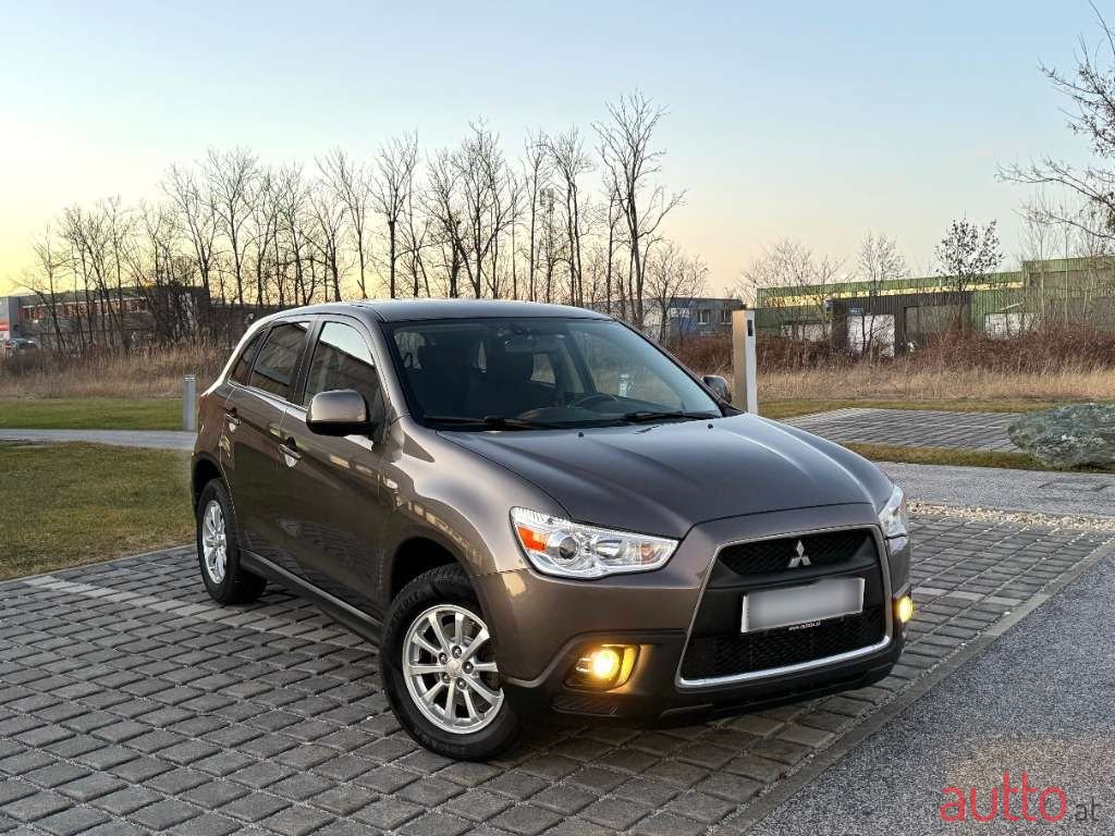 2011' Mitsubishi ASX photo #1