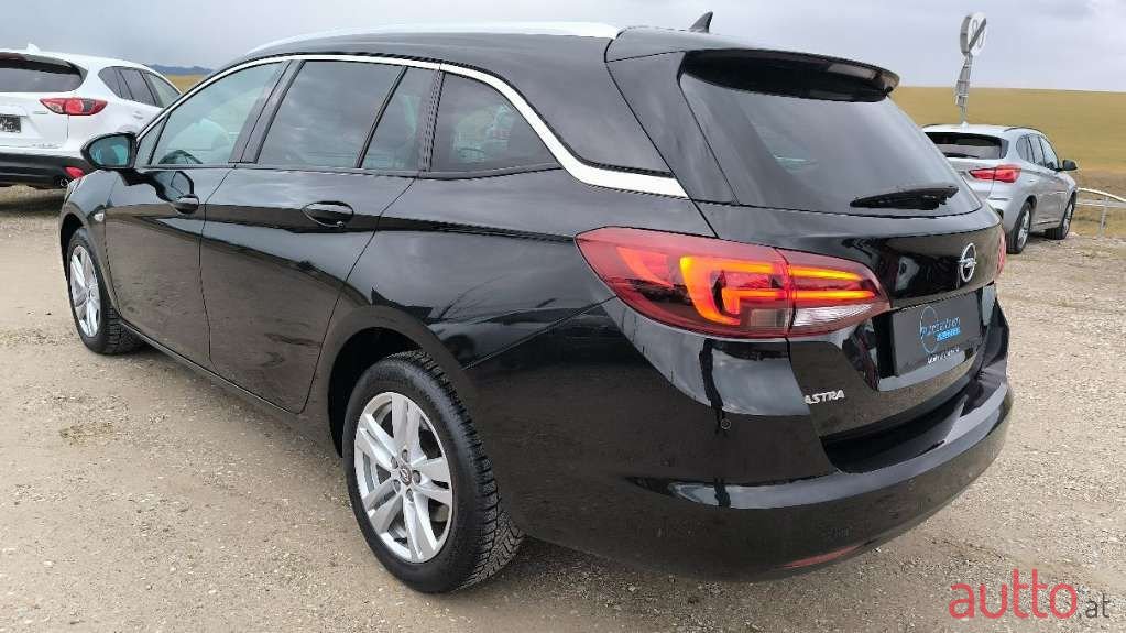 2019' Opel Astra photo #3