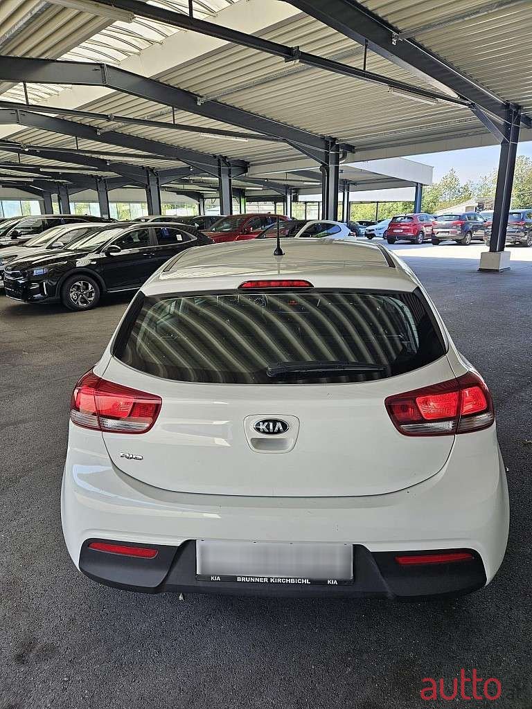 2019' Kia Rio photo #5