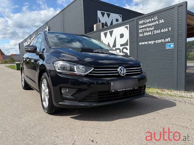 2017' Volkswagen Golf photo #1