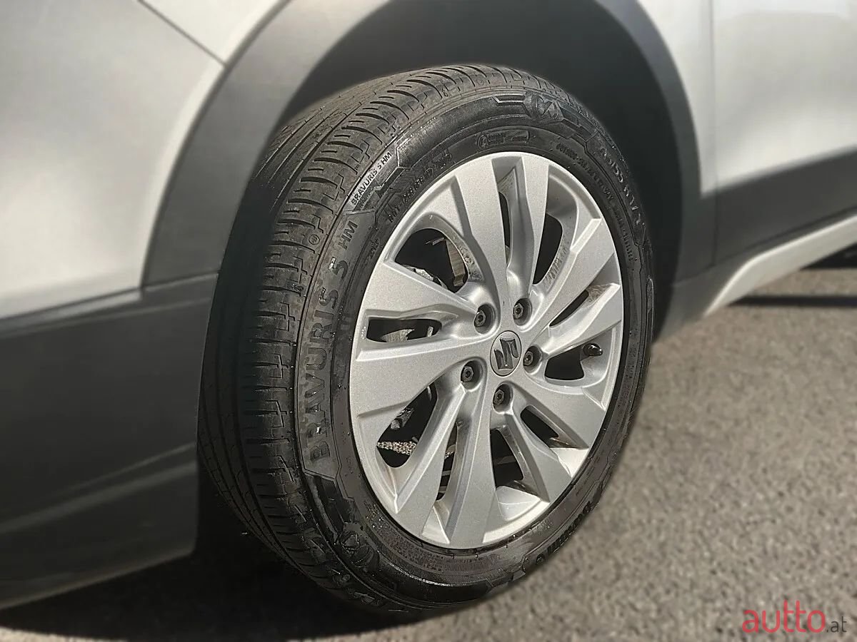 2019' Suzuki SX4 S-Cross photo #4