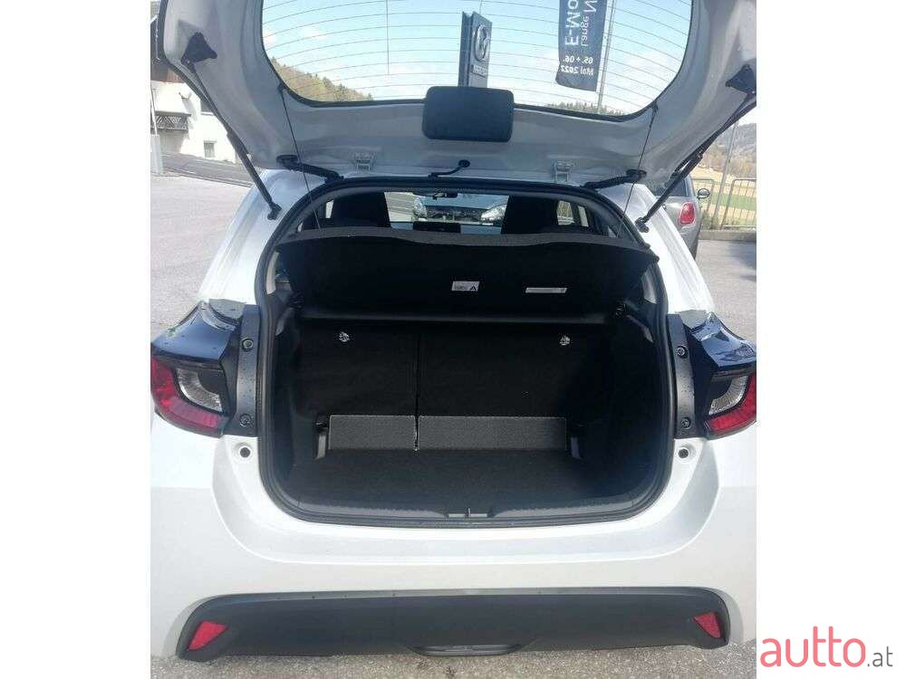 2022' Mazda Mazda2 photo #4