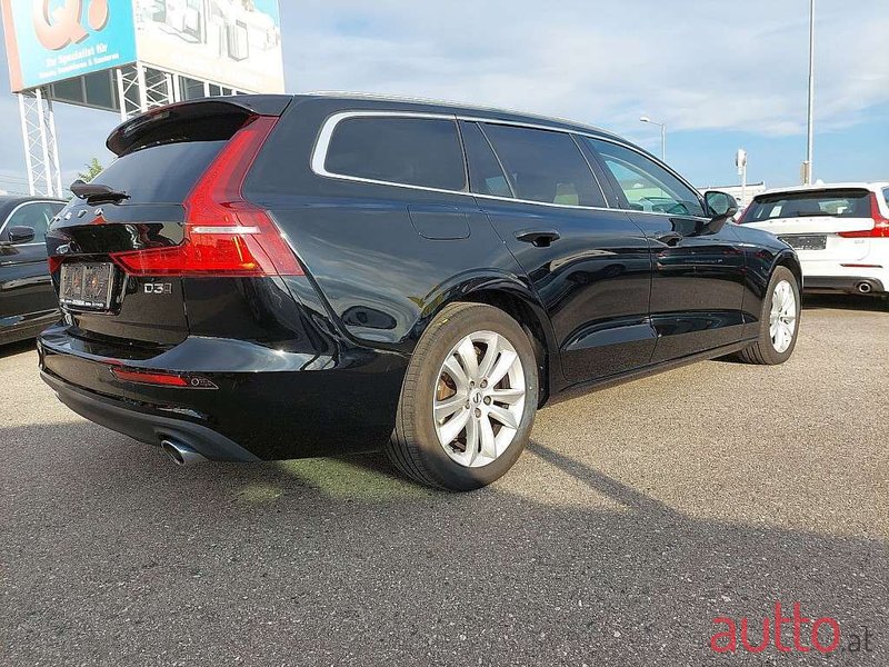 2019' Volvo V60 photo #5