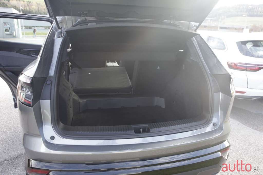 2023' Renault Austral photo #6