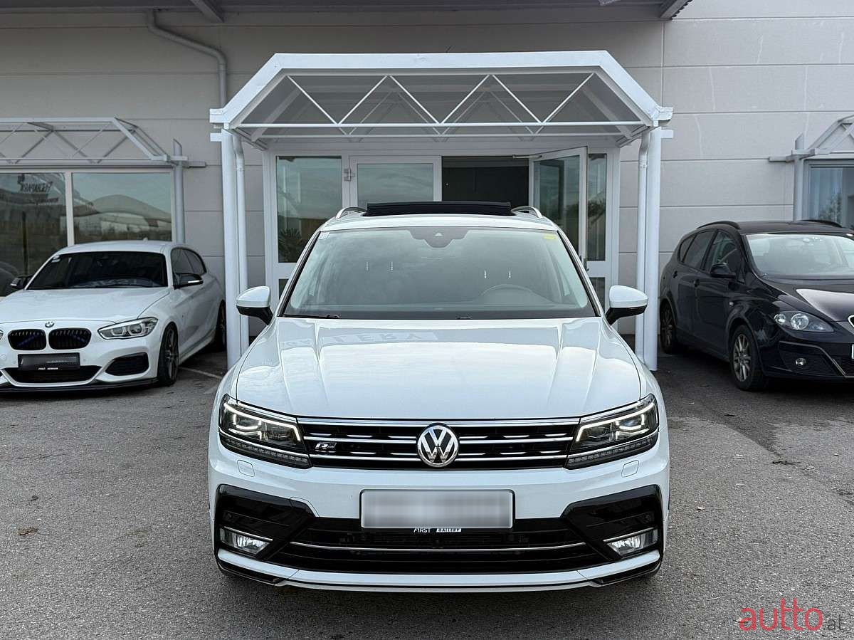 2016' Volkswagen Tiguan photo #2