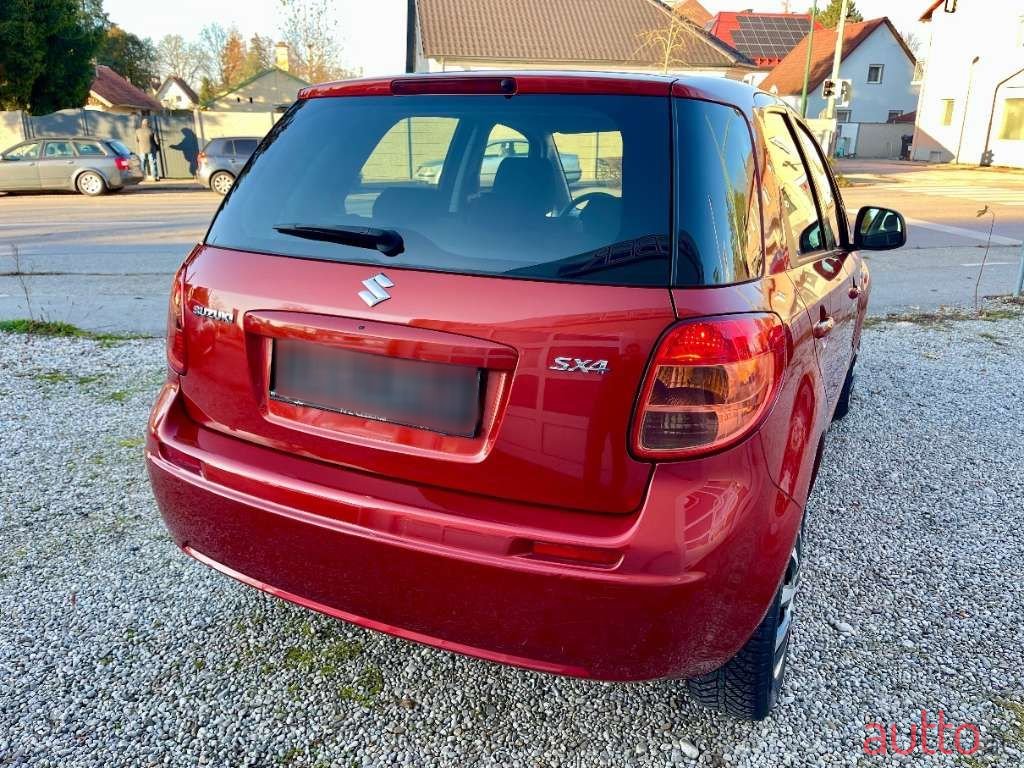 2012' Suzuki SX4 photo #6