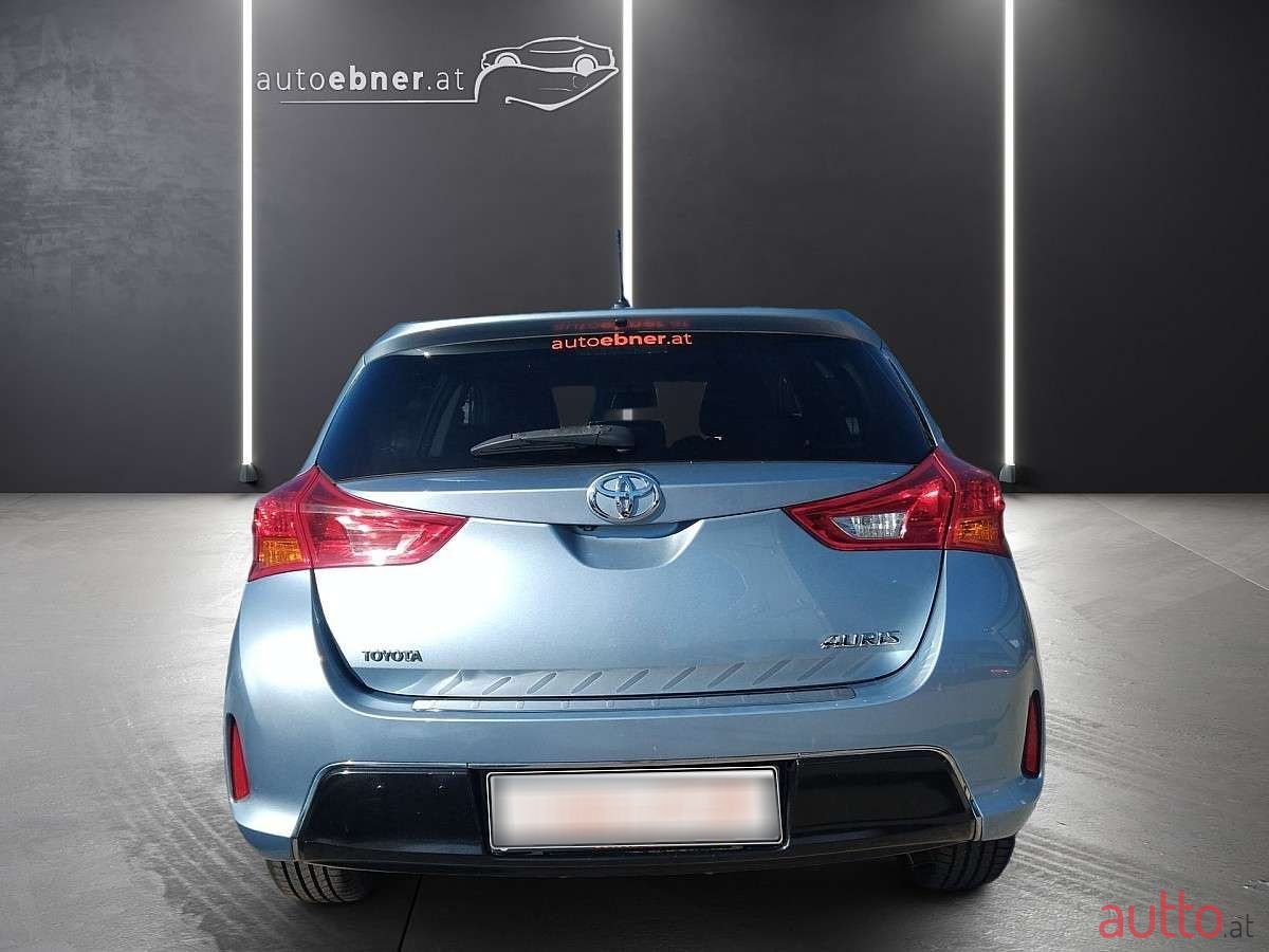 2015' Toyota Auris photo #6