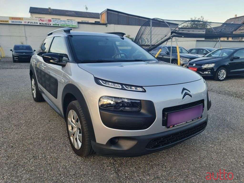 2017' Citroen C4 Cactus photo #3