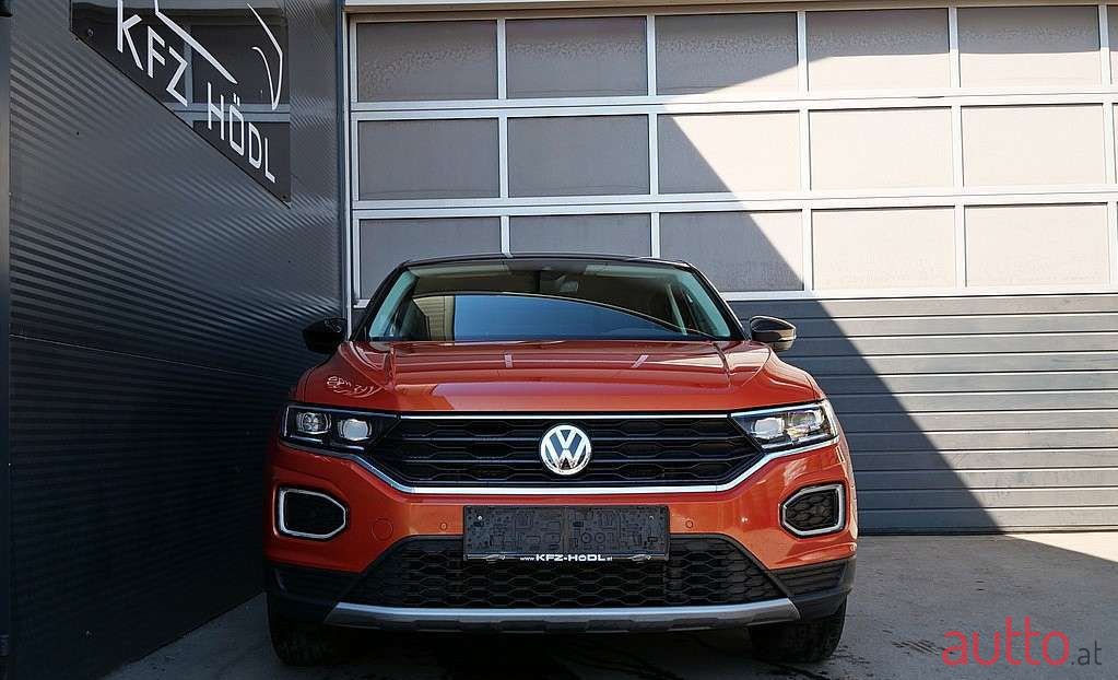 2019' Volkswagen T-Roc photo #2