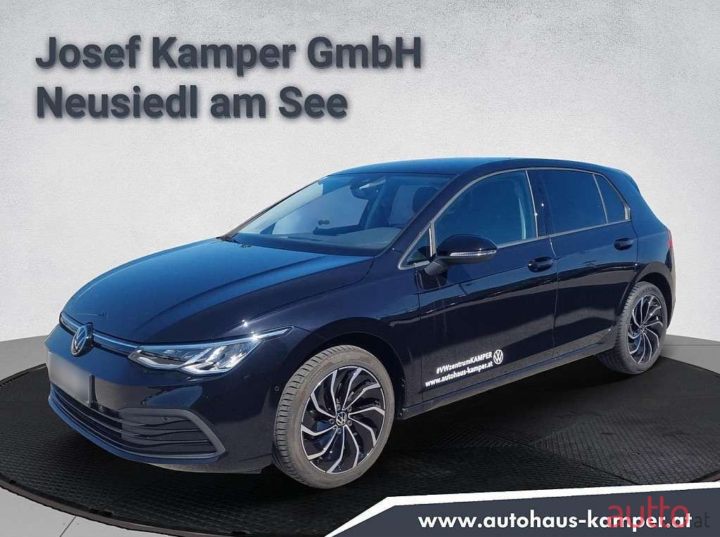 2023' Volkswagen Golf photo #1