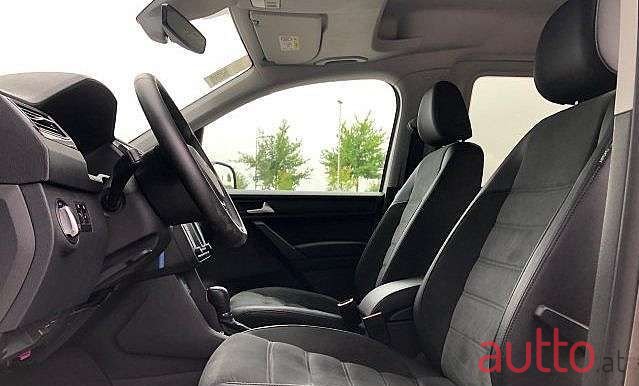 2020' Volkswagen Caddy photo #3