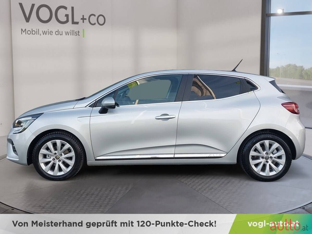 2021' Renault Clio photo #2