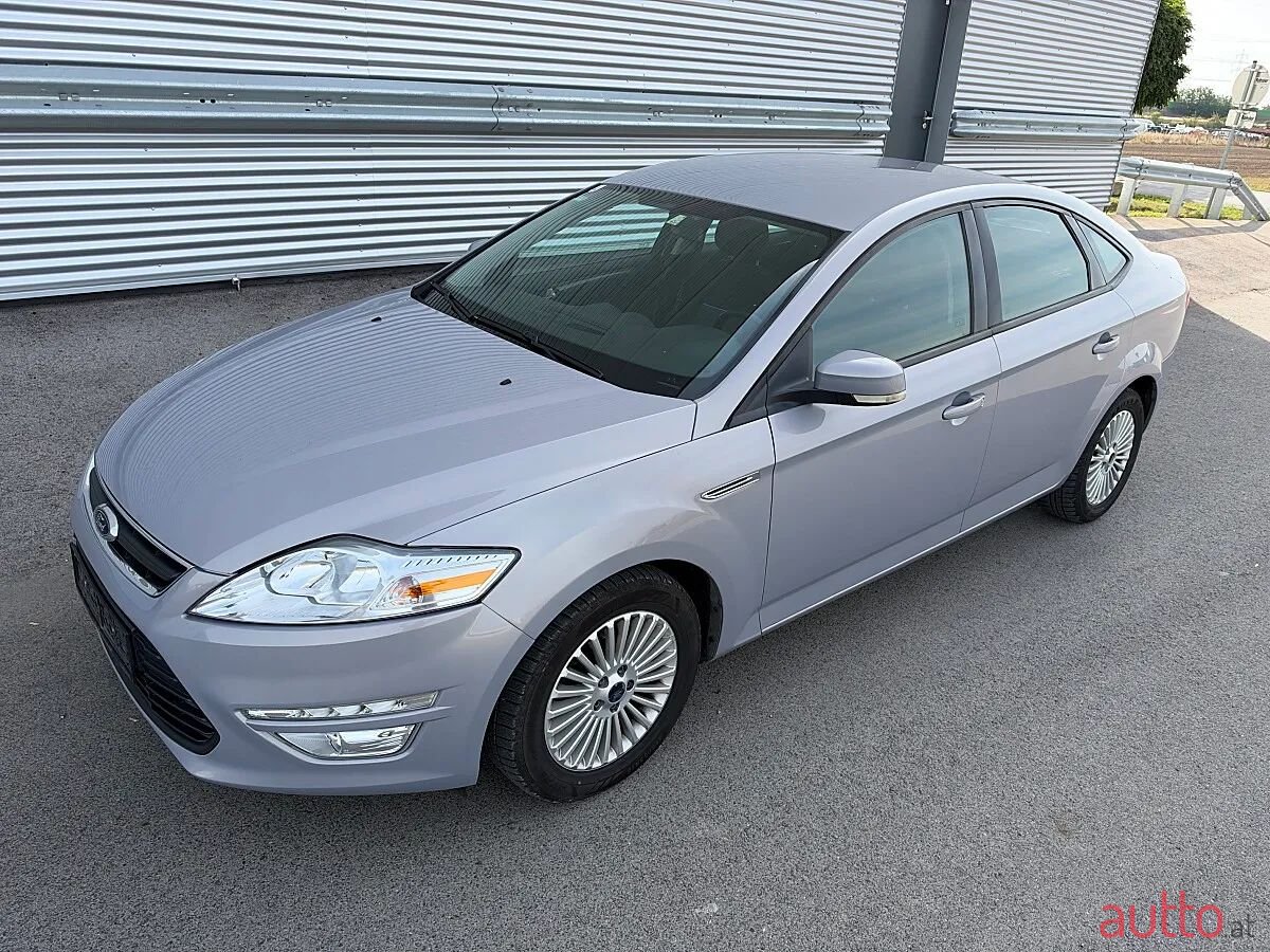 2011' Ford Mondeo photo #1