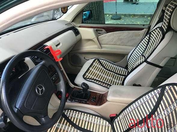2000' Mercedes-Benz E-Klasse photo #4