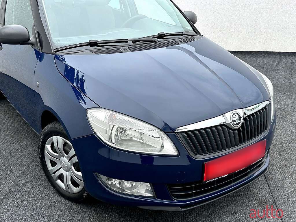 2014' Skoda Fabia photo #2