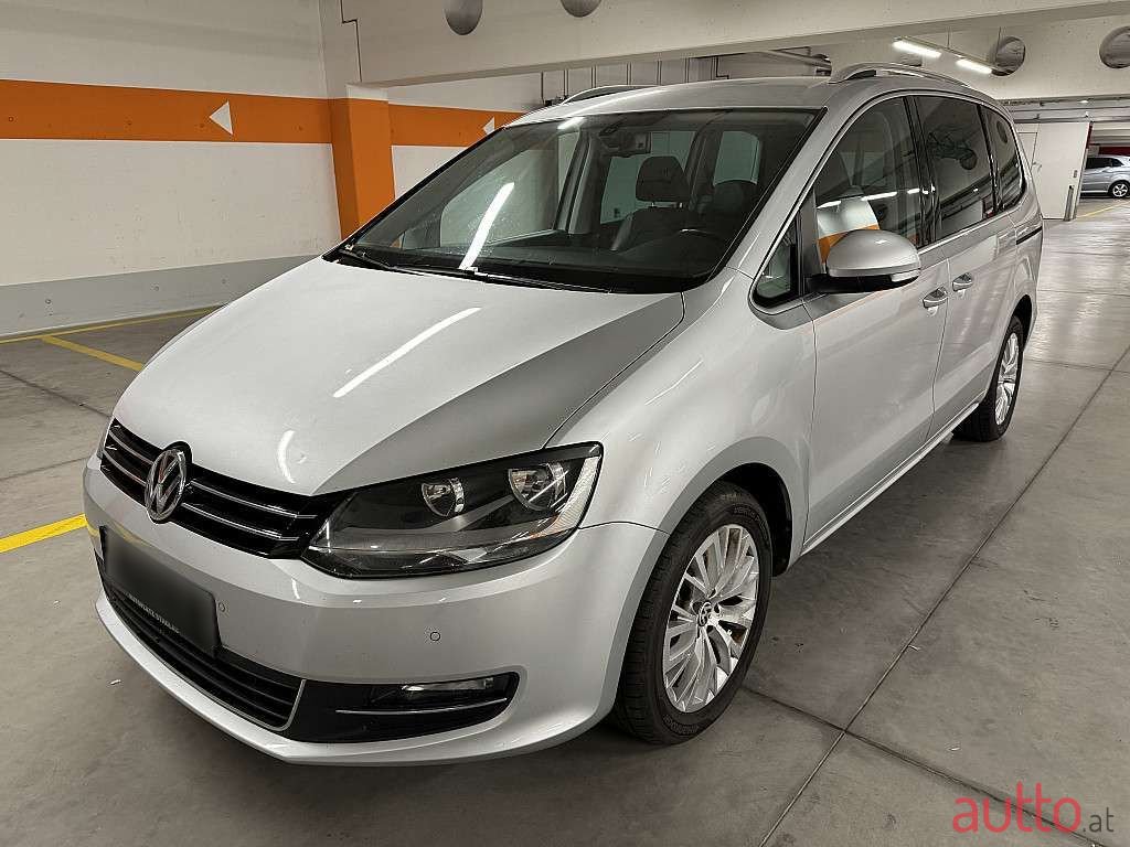 2011' Volkswagen Sharan photo #1