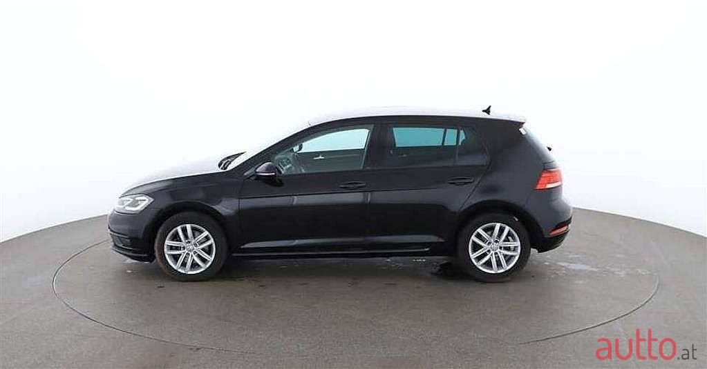 2019' Volkswagen Golf photo #5