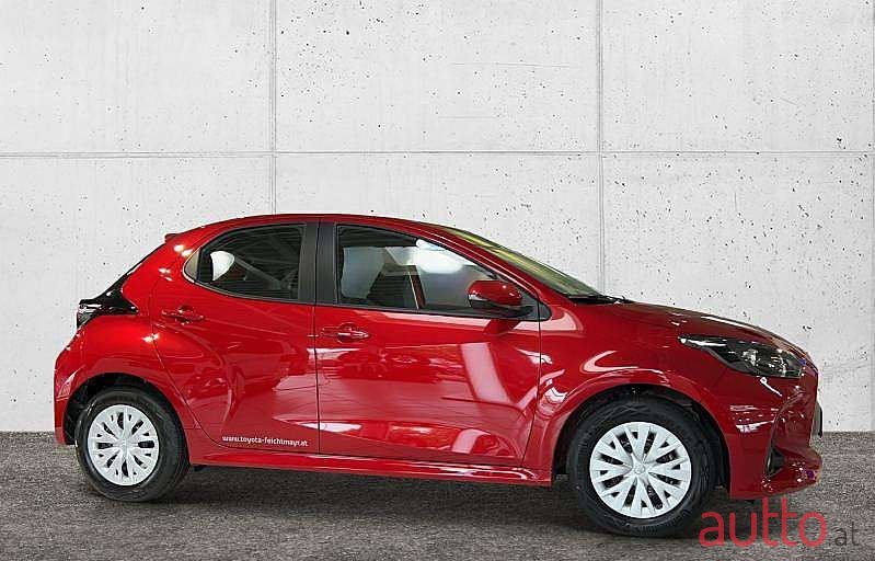 2023' Toyota Yaris photo #4