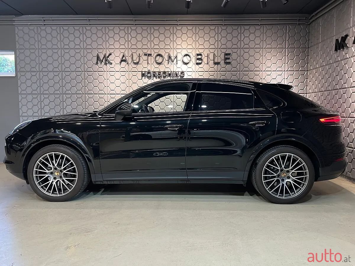 2023' Porsche Cayenne photo #5