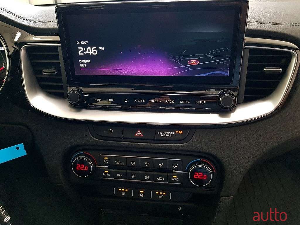 2023' Kia Ceed photo #4