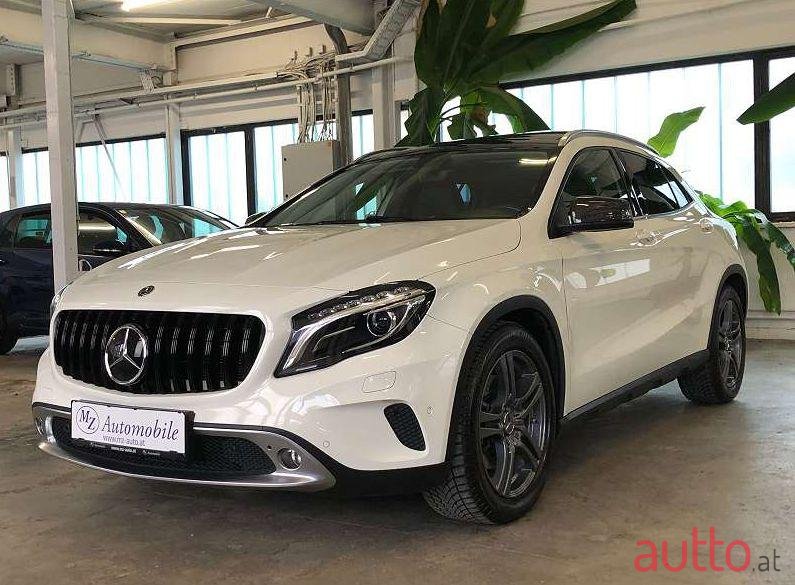 2015' Mercedes-Benz Gla-Klasse photo #1