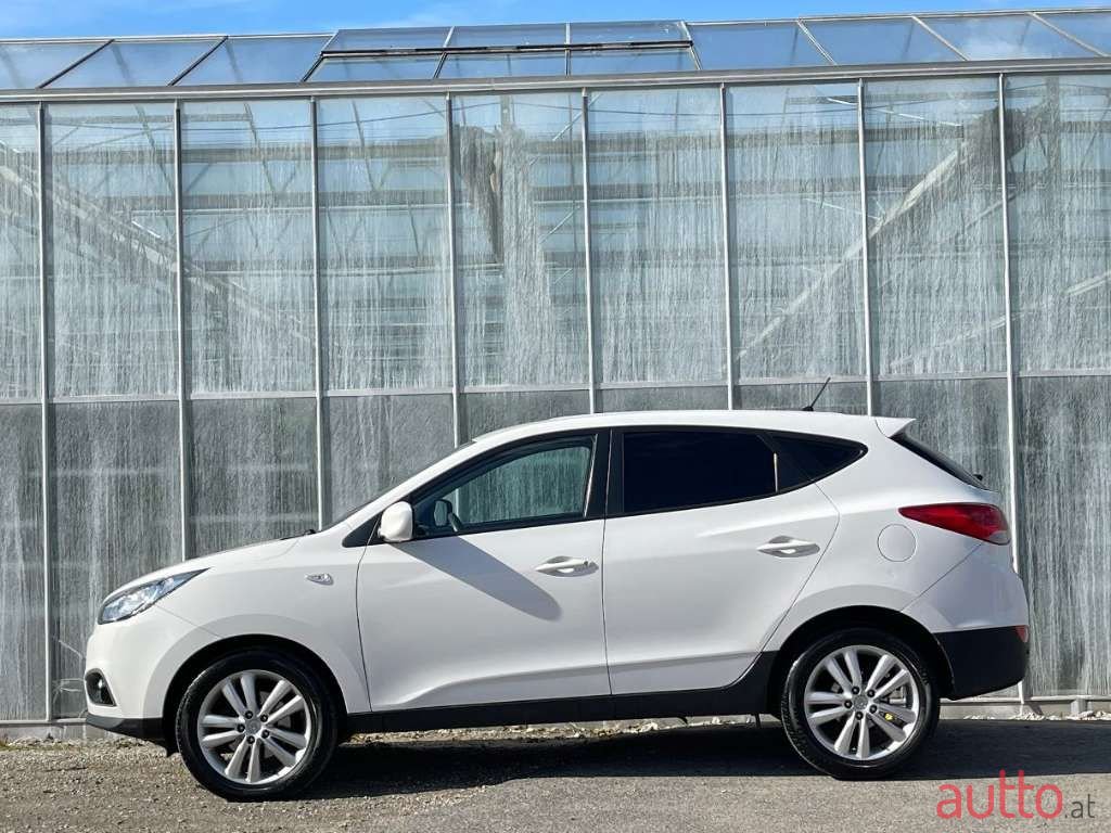 2011' Hyundai ix35 photo #3