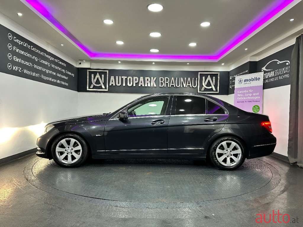 2011' Mercedes-Benz C-Klasse photo #3