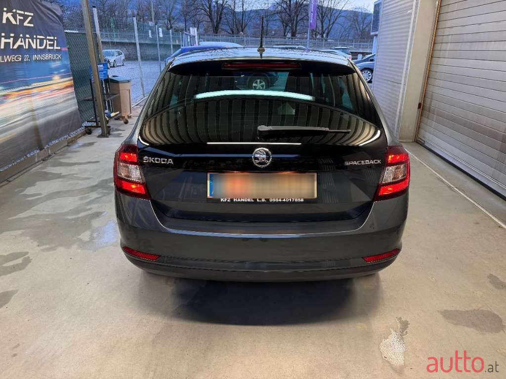 2016' Skoda Rapid photo #6