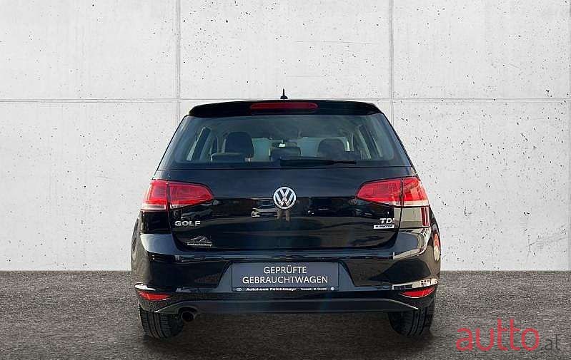 2016' Volkswagen Golf photo #5