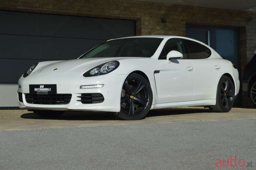 2014' Porsche Panamera photo #1