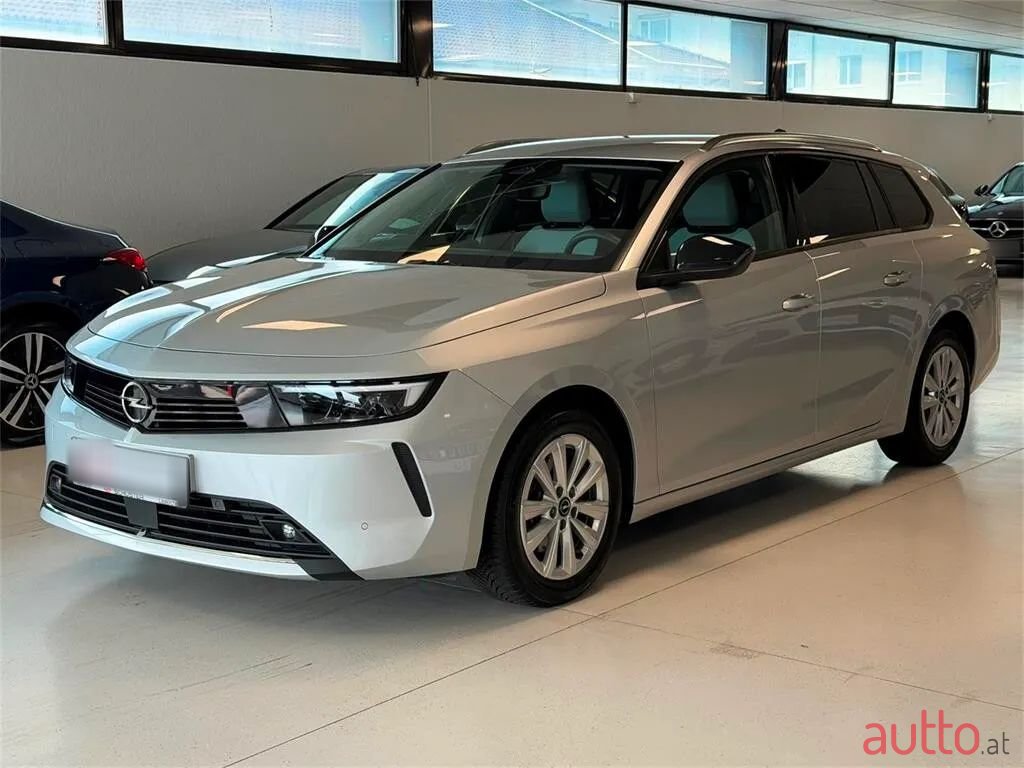 2023' Opel Astra photo #3