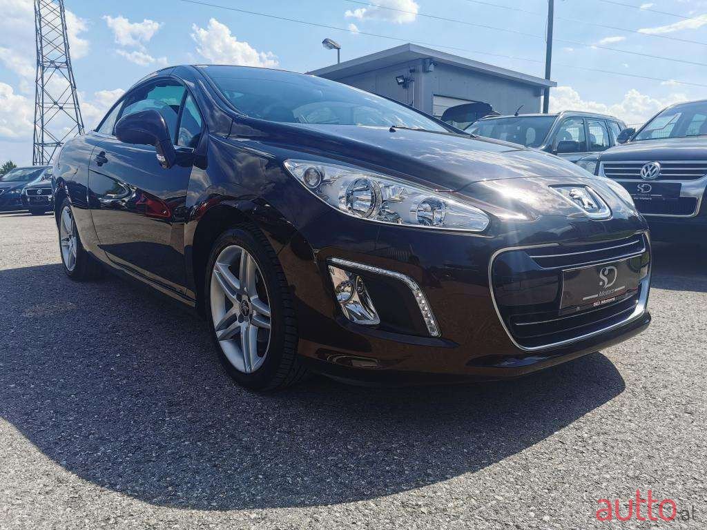 2011' Peugeot 308 photo #1