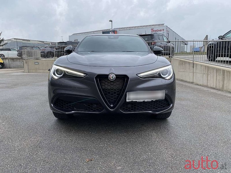 2022' Alfa Romeo Stelvio photo #4