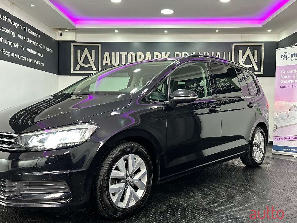 2017' Volkswagen Touran photo #1