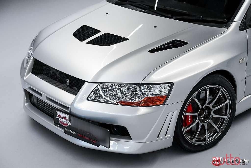 2001' Mitsubishi Lancer photo #3
